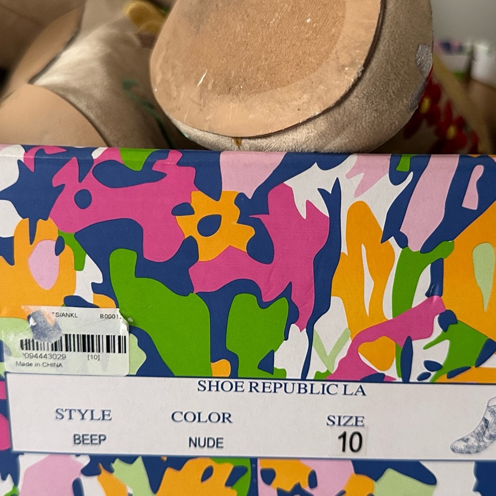 Shoe Republic LA Beige Floral Embroidered Ankle Boots - Picture 6 of 6